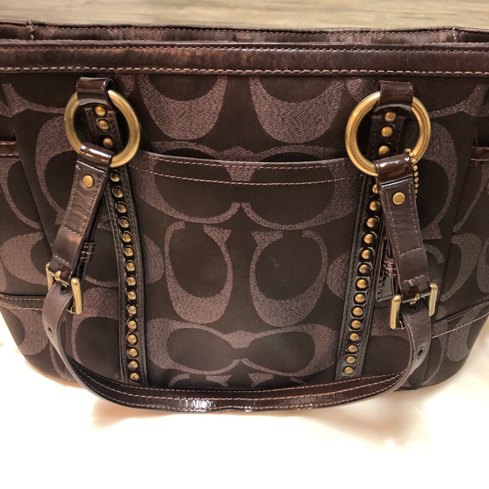 Coach Handbag... Perfect for Fall! 🍁 - Picture 2 of 4